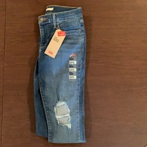 NWT Levi Jeans